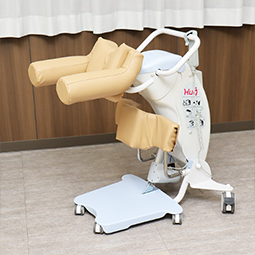 移乗サポートロボットHug